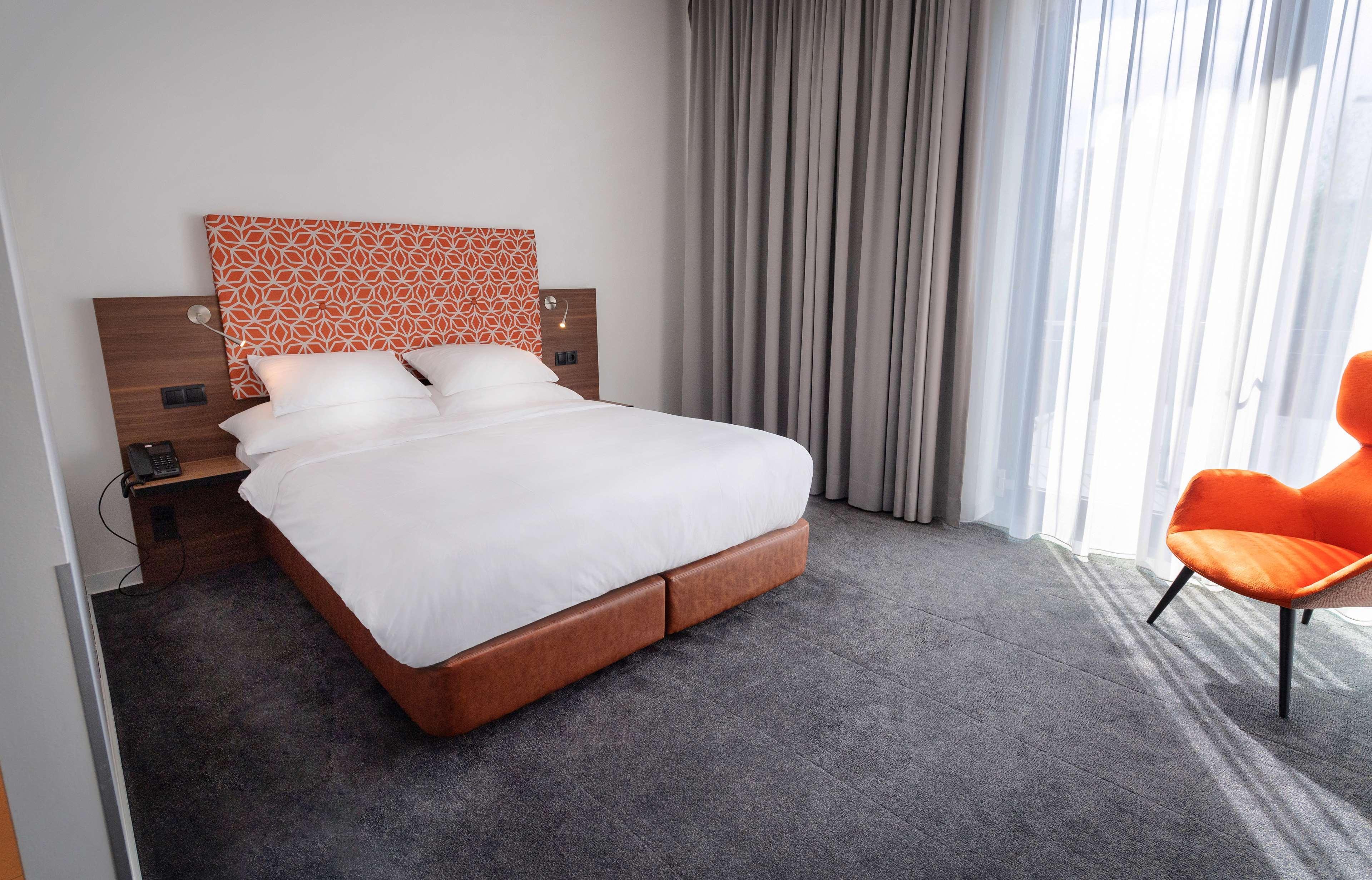 Hotel Doubletree By Hilton Frankfurt Niederrad 4*