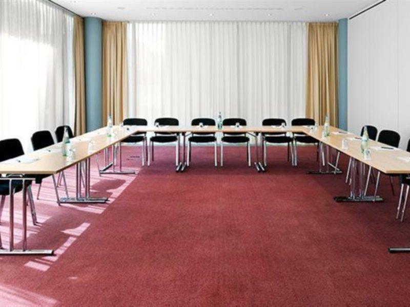 Doubletree By Hilton Frankfurt Niederrad 4*