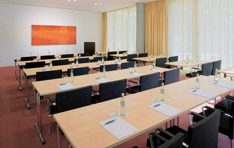 Doubletree By Hilton Frankfurt Niederrad Hotel 4*